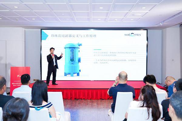 Waternics水武仕珍珠巖過(guò)濾器節(jié)能90%<strong></p>
<p>泳池設(shè)備
</strong>，助推泳池過(guò)濾設(shè)備技術(shù)新發(fā)展:泳池設(shè)備
