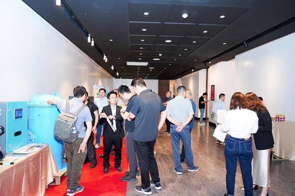 Waternics水武仕珍珠巖過(guò)濾器節(jié)能90%<strong></p>
<p>泳池設(shè)備
</strong>，助推泳池過(guò)濾設(shè)備技術(shù)新發(fā)展:泳池設(shè)備
